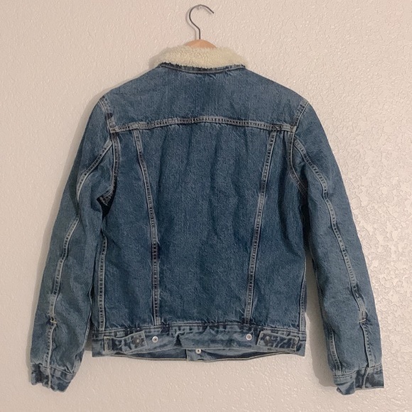 Levi’s Sherpa Denim Jacket - Picture 2 of 6